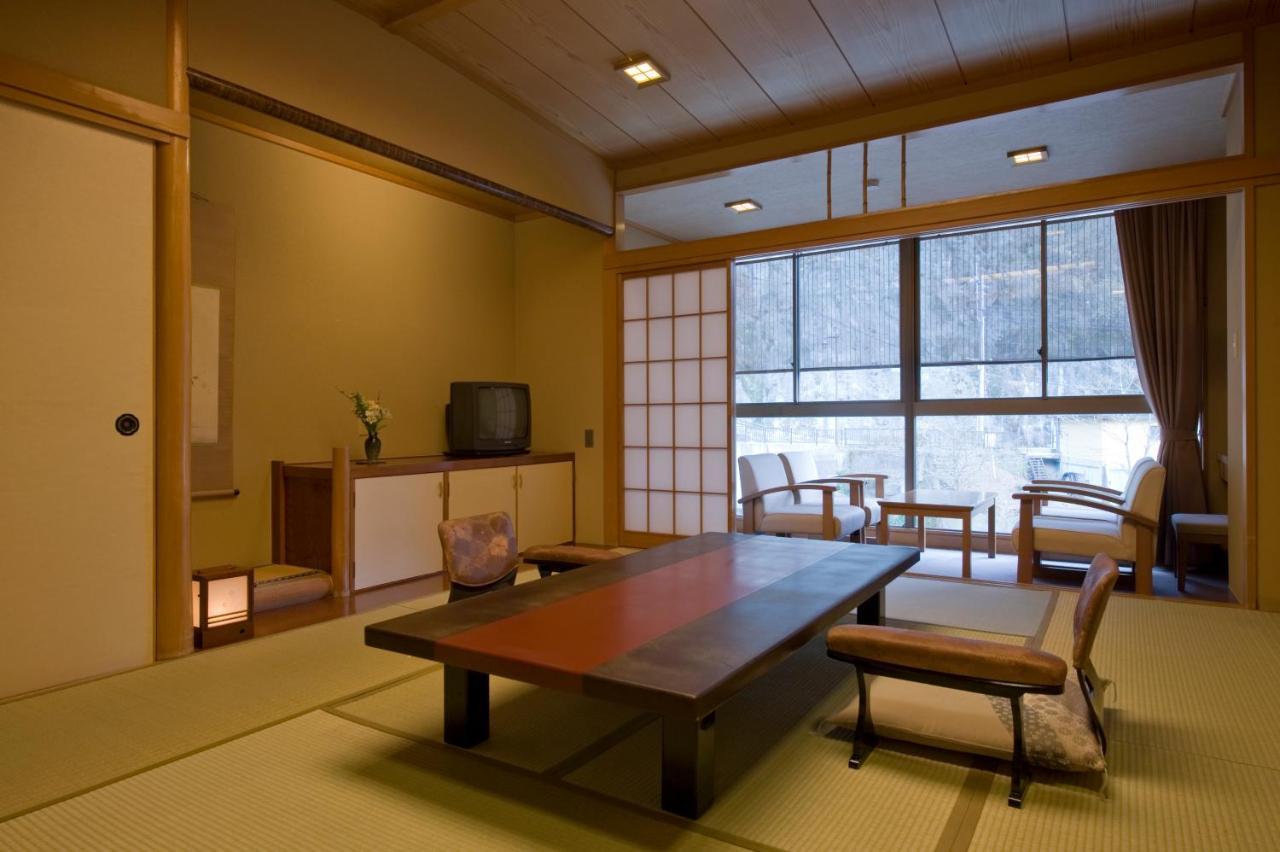 Nishiyama Onsen Keiunkan Hotel Hayakawa Екстериор снимка